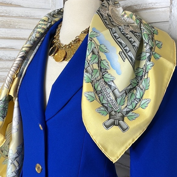 Herme's l Envol Silk Scarf by Joachim Metz 90cm Twill Buttercup Yellow NWOT - Picture 5 of 9